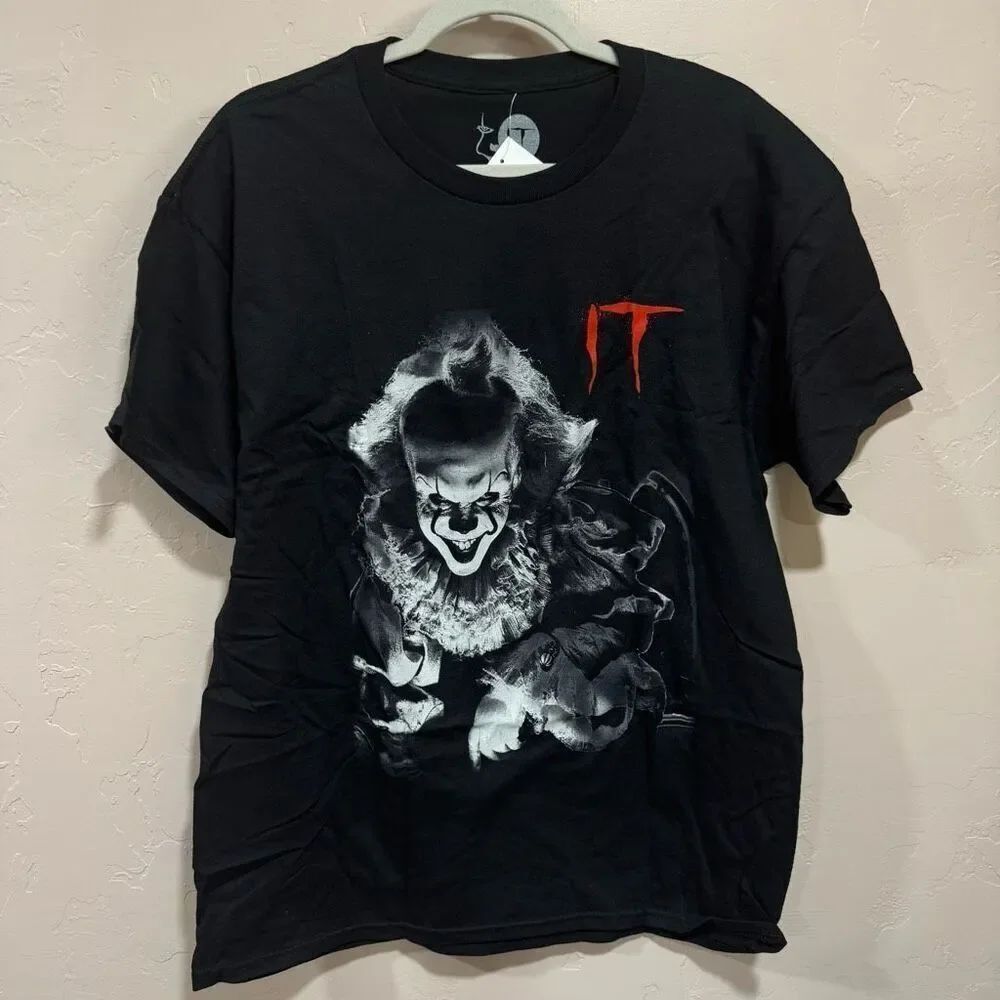 🏈 New IT Movie Black Short Sleeve Tshirt